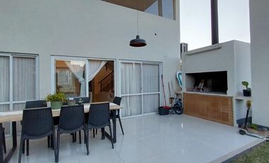 Casa 3D, en Venta en Barrio Privado las Cañitas, Yerba Buena