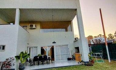 Casa 3D, en Venta en Barrio Privado las Cañitas, Yerba Buena