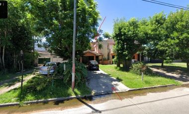 Casa en venta - 6 Dormitorios 4 Baños - Tolosa