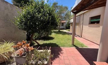 Casa en venta - 6 Dormitorios 4 Baños - Tolosa