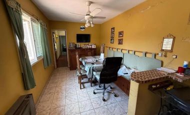 Casa en venta - 6 Dormitorios 4 Baños - Tolosa