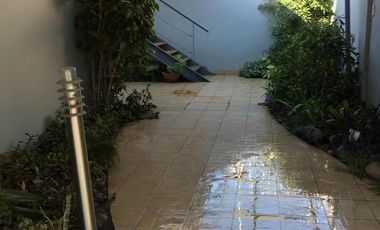 Locales y Propiedad de 5 ambientes. Ideal Inversor