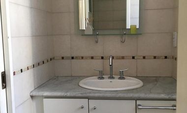 Locales y Propiedad de 5 ambientes. Ideal Inversor