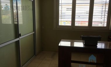 Locales y Propiedad de 5 ambientes. Ideal Inversor