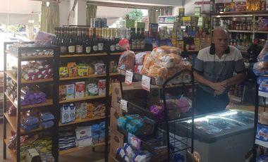 Locales y Propiedad de 5 ambientes. Ideal Inversor