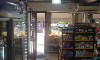 Locales y Propiedad de 5 ambientes. Ideal Inversor