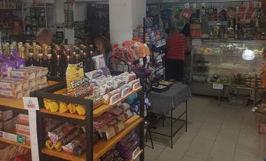 Locales y Propiedad de 5 ambientes. Ideal Inversor