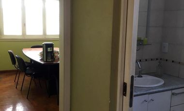 Locales y Propiedad de 5 ambientes. Ideal Inversor