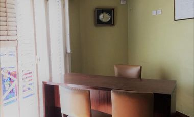 Locales y Propiedad de 5 ambientes. Ideal Inversor