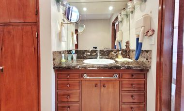 Casa en VENTA 6 amb, pisicina, parrilla, garaje, sotano!