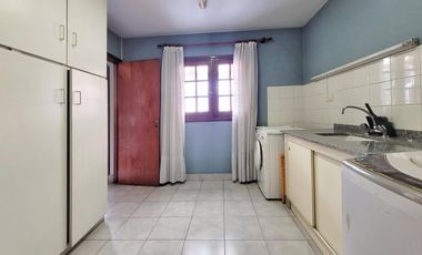 Casa en VENTA 6 amb, pisicina, parrilla, garaje, sotano!