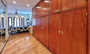 Casa en VENTA 6 amb, pisicina, parrilla, garaje, sotano!