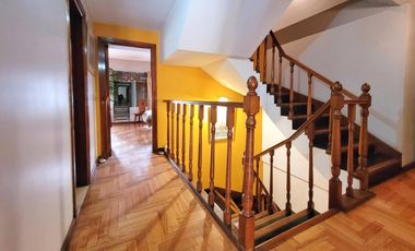 Casa en VENTA 6 amb, pisicina, parrilla, garaje, sotano!