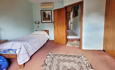 Casa en VENTA 6 amb, pisicina, parrilla, garaje, sotano!