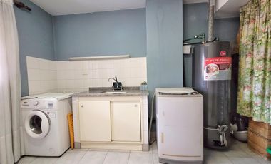 Casa en VENTA 6 amb, pisicina, parrilla, garaje, sotano!