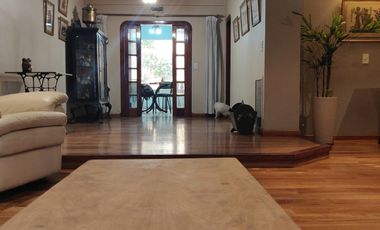 Casa en VENTA 6 amb, pisicina, parrilla, garaje, sotano!