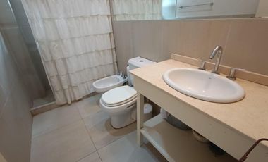 Casa en venta - 4 Dormitorios 3 Baños - Pinamar
