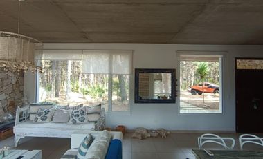 Casa en venta - 4 Dormitorios 3 Baños - Pinamar
