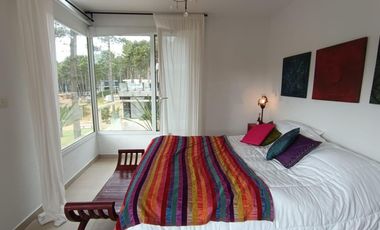 Casa en venta - 4 Dormitorios 3 Baños - Pinamar