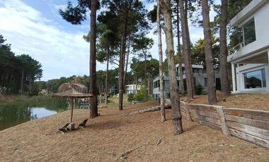 Casa en venta - 4 Dormitorios 3 Baños - Pinamar