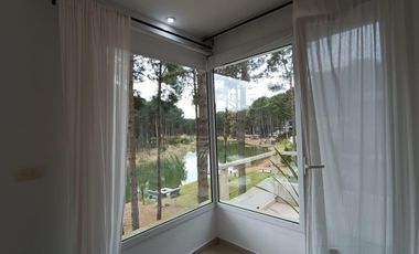 Casa en venta - 4 Dormitorios 3 Baños - Pinamar