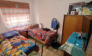 Cómoda casa con departamento de 3 ambientes