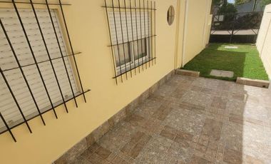 Cómoda casa con departamento de 3 ambientes