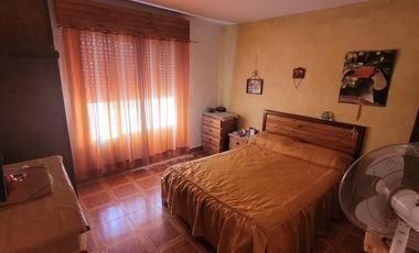 Cómoda casa con departamento de 3 ambientes