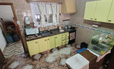 Cómoda casa con departamento de 3 ambientes