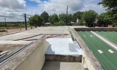 Cómoda casa con departamento de 3 ambientes