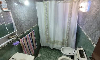 Cómoda casa con departamento de 3 ambientes