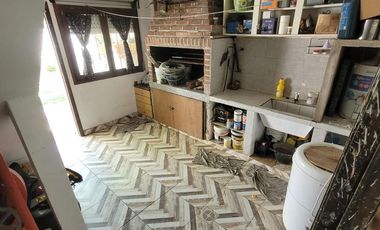 Cómoda casa con departamento de 3 ambientes