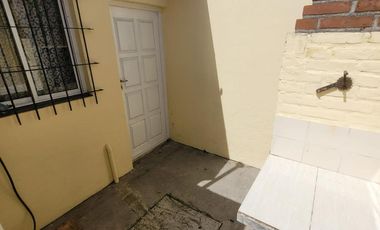 Cómoda casa con departamento de 3 ambientes