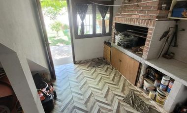 Cómoda casa con departamento de 3 ambientes