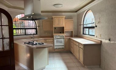 CASA EN RENTA EN HUERTAS EL CARMEN QRO. 3