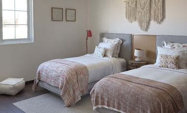 Constanza Petit, Portofino, Metepec