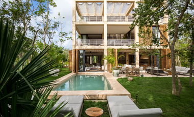 Venta de Villa con Campo de Golf en Playa del Carmen, Quintana Roo.