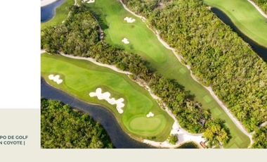 Venta de Villa con Campo de Golf en Playa del Carmen, Quintana Roo.