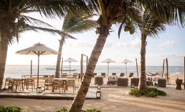 Venta de Villa con Campo de Golf en Playa del Carmen, Quintana Roo.