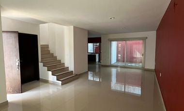 CASA EN RENTA FRACCIONAMIENTO JARDÍN DE LAS FLORES