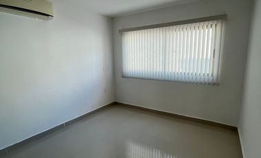 CASA EN RENTA FRACCIONAMIENTO JARDÍN DE LAS FLORES