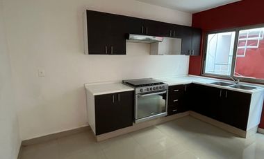 CASA EN RENTA FRACCIONAMIENTO JARDÍN DE LAS FLORES