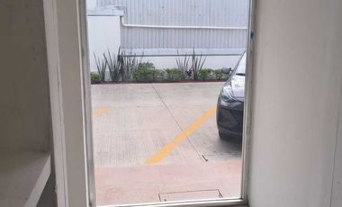 LOCAL EN RENTA EN PLAZA CRISPIN