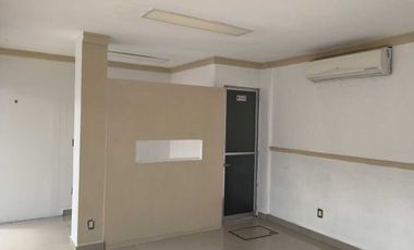 LOCAL EN RENTA EN PLAZA CRISPIN