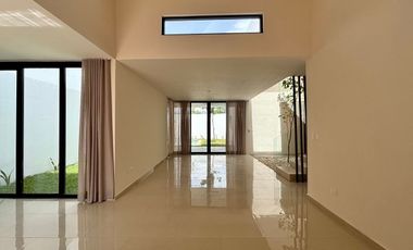 CASA MONICA EN VENTA EN DZITYA