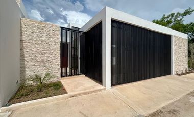 CASA MONICA EN VENTA EN DZITYA