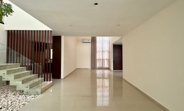 CASA MONICA EN VENTA EN DZITYA