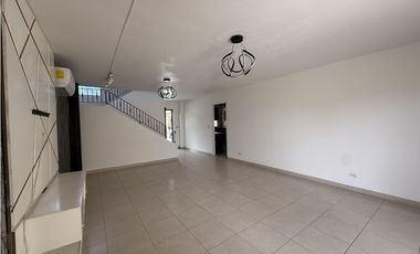 Alquiler o Venta Casa en Villa Tívoli, Brisas del Golf