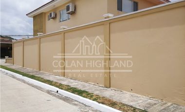 Se Alquila Casa en Villa Tívoli, Brisas del Golf