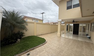 Alquiler o Venta Casa en Villa Tívoli, Brisas del Golf